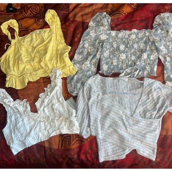 4 crop tops 3 L, yellow is xl - Picture 1 of 3